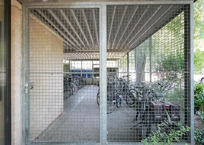 61 M2 Erdgeschosswohnung Mit Eigenem Parkplatz Vorm Haus