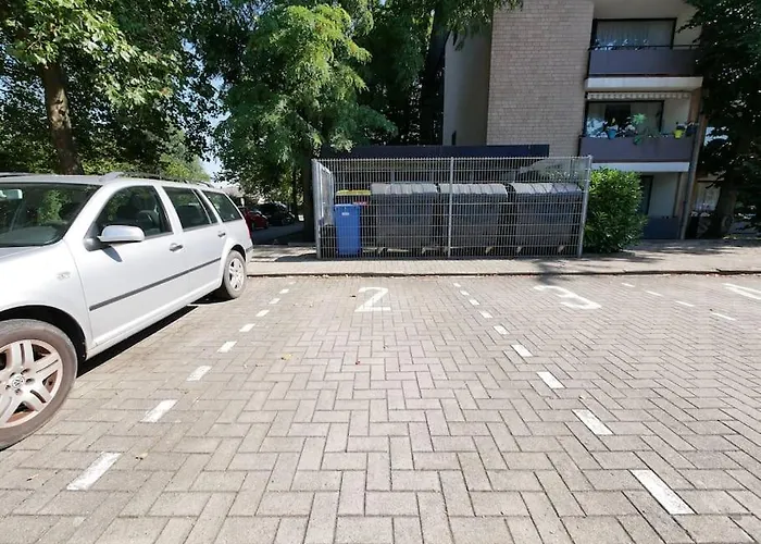 61 M2 Erdgeschosswohnung Mit Eigenem Parkplatz Vorm Haus