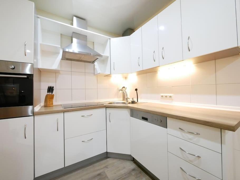 61 M2 Erdgeschosswohnung Mit Eigenem Parkplatz Vorm Haus