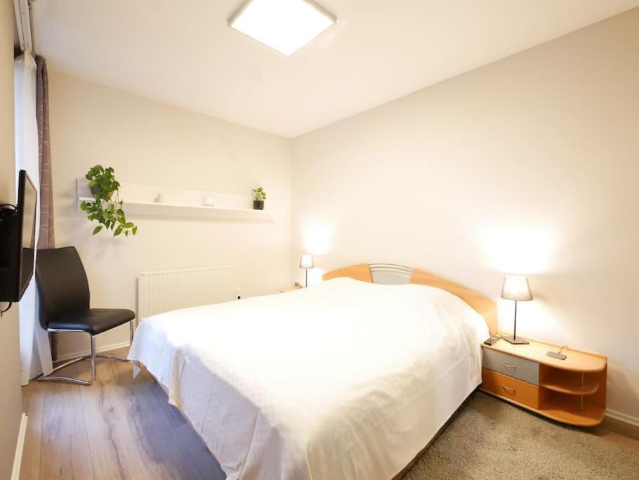 61 M2 Erdgeschosswohnung Mit Eigenem Parkplatz Vorm Haus * Osnabrueck