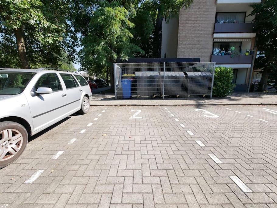 61 M2 Erdgeschosswohnung Mit Eigenem Parkplatz Vorm Haus *