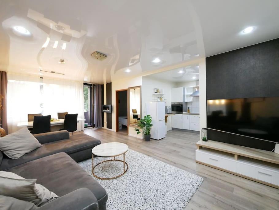 Apartment 61 M2 Erdgeschosswohnung Mit Eigenem Parkplatz Vorm Haus Osnabrück
